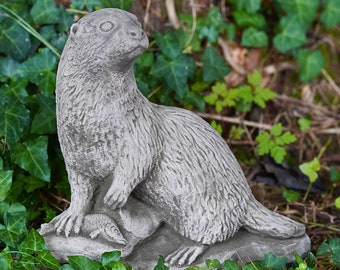 Otter Stone Statue | Outdoor Garden Ornament British Wildlife Gift Decoration Ornamental Animal Decor