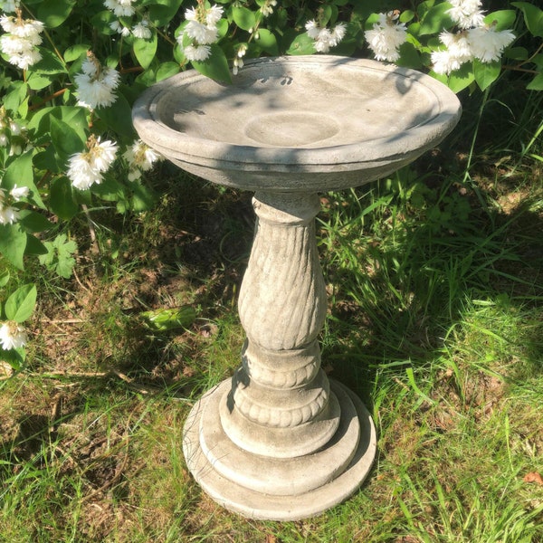 Twist bird bath feeder stone statue | vintage outdoor garden ornament decoration