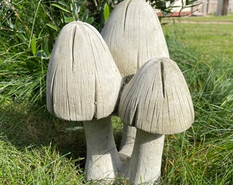 Mushroom toadstool statue | reconstituted stone outdoor concrete garden ornament
