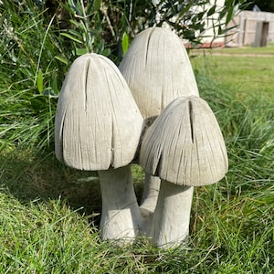 Mushroom toadstool statue | reconstituted stone outdoor concrete garden ornament