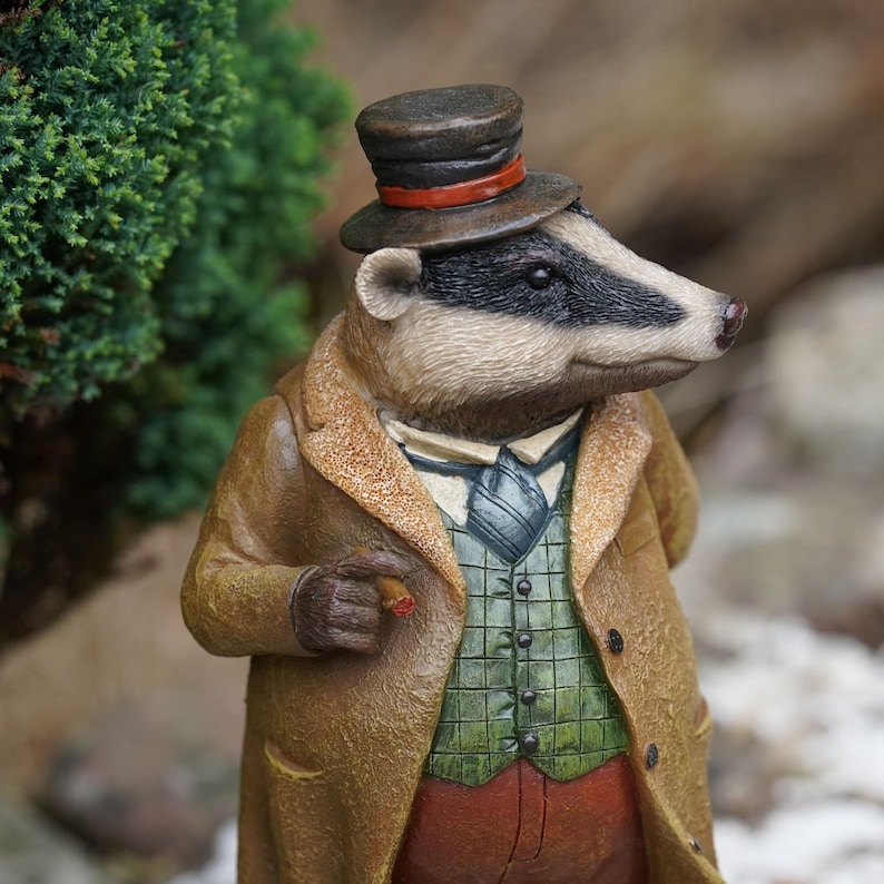 Mr Badger Resin Ornament | Wind in the Willows Animal Home Statue ...