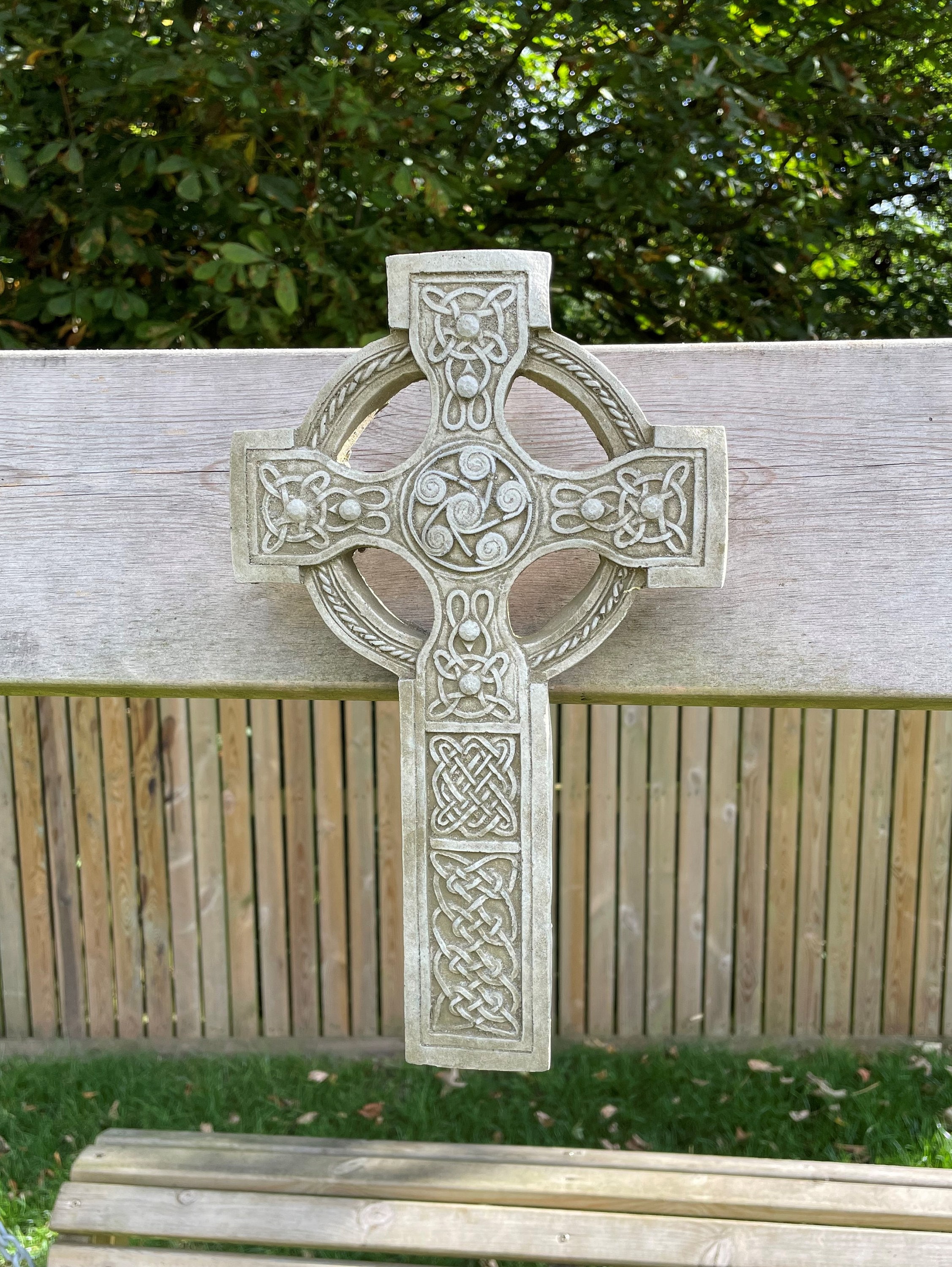 Croix Celtique En Pierre Reconstituée - Décoration, Occasion, Style Ethnique Et Spirituel