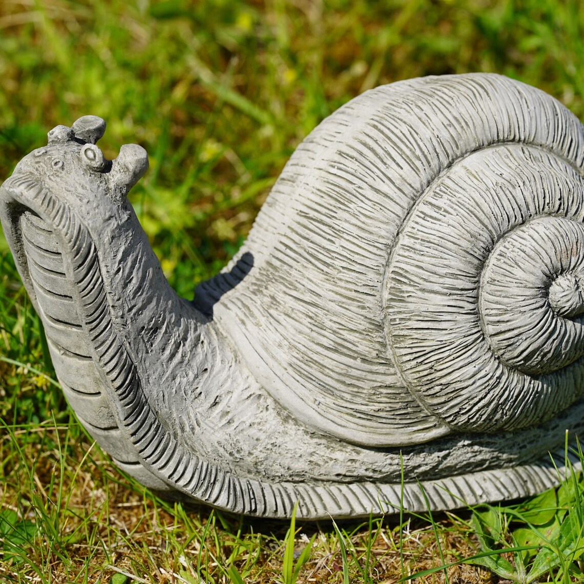 Snail Statue Garden Snail Stone Statue Outdoor Garden Ornament | British Wildlife ...