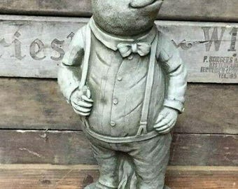 Mr mole stone statue |beatrix potter wind willows animal garden outdoor ornament