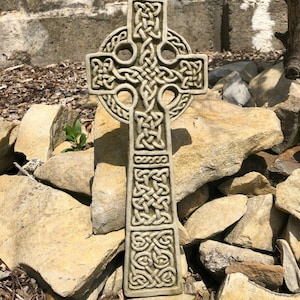 Reconstituted stone celtic cross plaque statue | vintage finish garden ornament