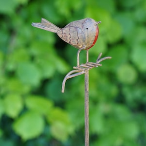 Rotkehlchen auf Stiel große Metall Gartenverzierung | outdoor britisch vogel dekoration geschenk rotkehlchen geliebten großen einsatz