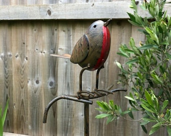 Robin on stick large metal garden ornament | outdoor british bird decor gift