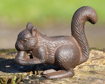 Cast iron squirrel | antique style metal home garden ornament animal sculpture