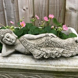 Reconstituted stone oriental tealight buddha statue | monk concrete garden outdoor ornament