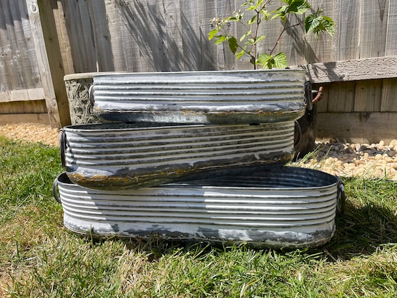 Large Distressed And Ribbed Flower Pot Planter Large Distressed And Ribbed Flower Pot Planter