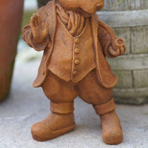 Peter Rabbit Cast Iron Garden Sculpture Statue Outdoor Potter Wind