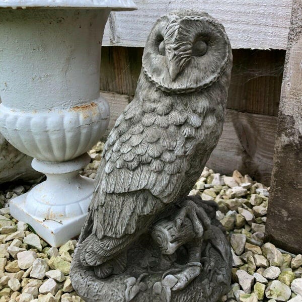 Limestone barn owl statue | reconstituted stone vintage bird concrete outdoor garden ornament