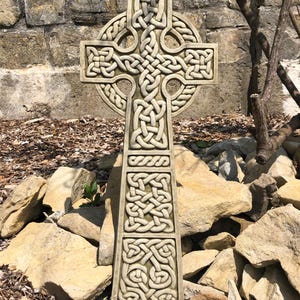 Celtic Cross Hanging Stone Plaque | Outdoor Garden Ornament Sculpture Statue British Made Wall Art Gift