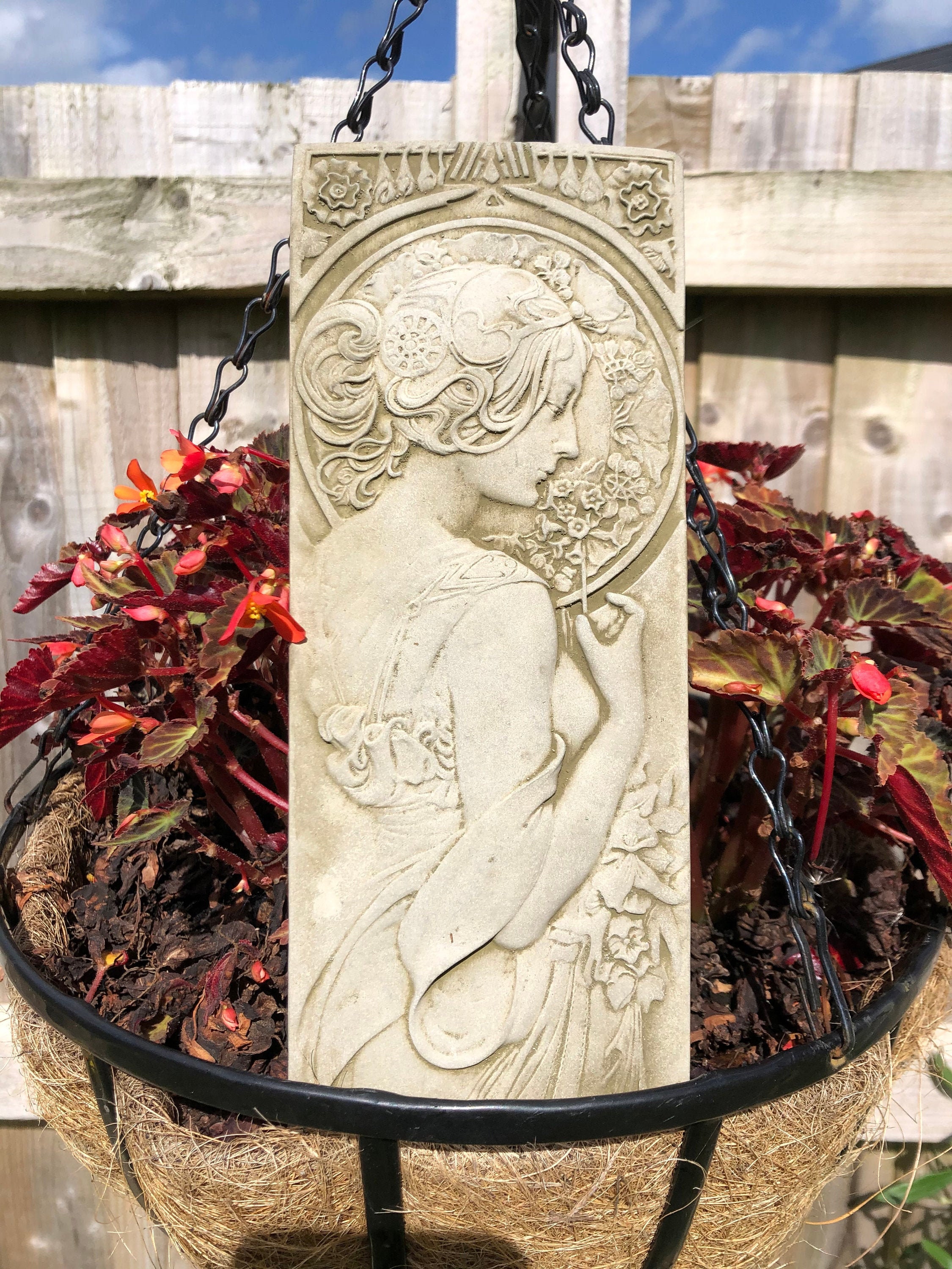 Garden Decoration vintage finish garden ornament Reconstituted stone art deco lady plaque statue