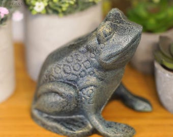 鋳鉄製のカエルアンティーク仕上げ | 金属製のヒキガエルの像、動物 