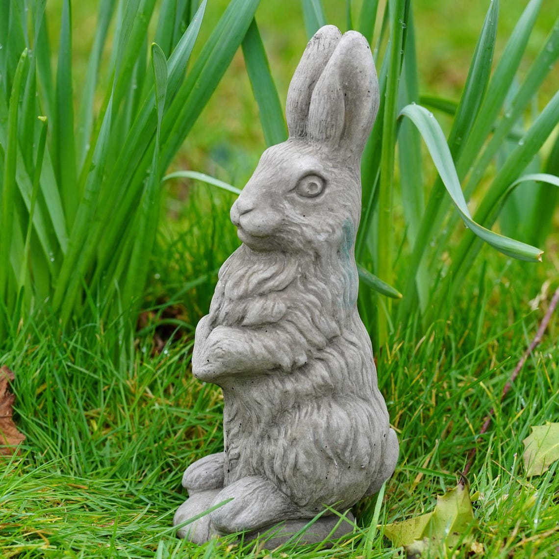 Sitting Bunny Rabbit Stone Statue | Wildlife Animal Outdoor Decor ...