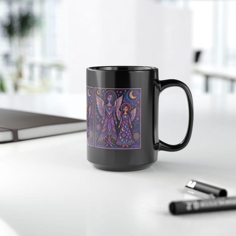 Mystische Engel Schwestern Tasse | Engel Sophie & Elsbeth | Lila Himmlischer Mond Sterne Boho Artwork Tasse | Schwarze Keramik Kaffeetasse Bild 17