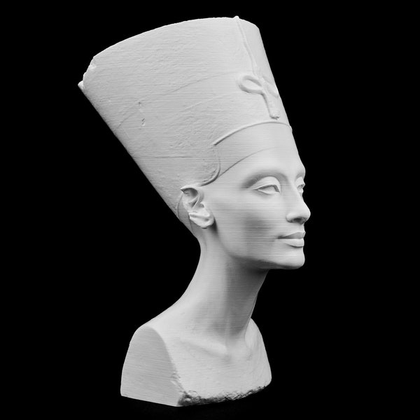 Numérisation imprimée en 3D du buste de la reine de l'Égypte ancienne Néfertiti