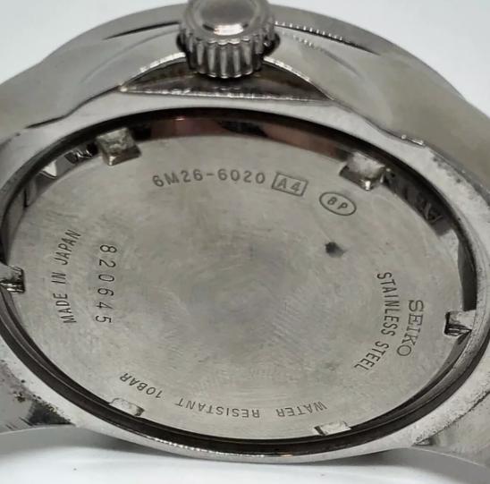 Seiko 6M26-6020 Chronograph Vintage Quartz Mens Watch