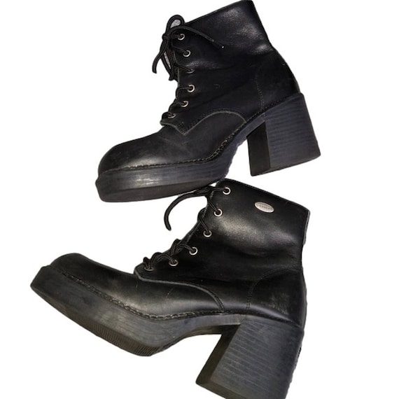 Vintage 90s Skechers platform boots