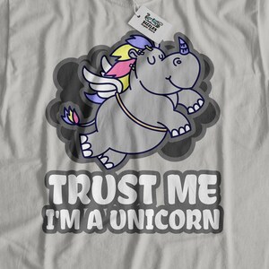 Trust Me I&#39;m A Unisex Lustiges Nashorn T-Shirt, Einhorn Geschenkideen, Süßes Nashorn Shirt, Regenbogen Pony Geschenke
