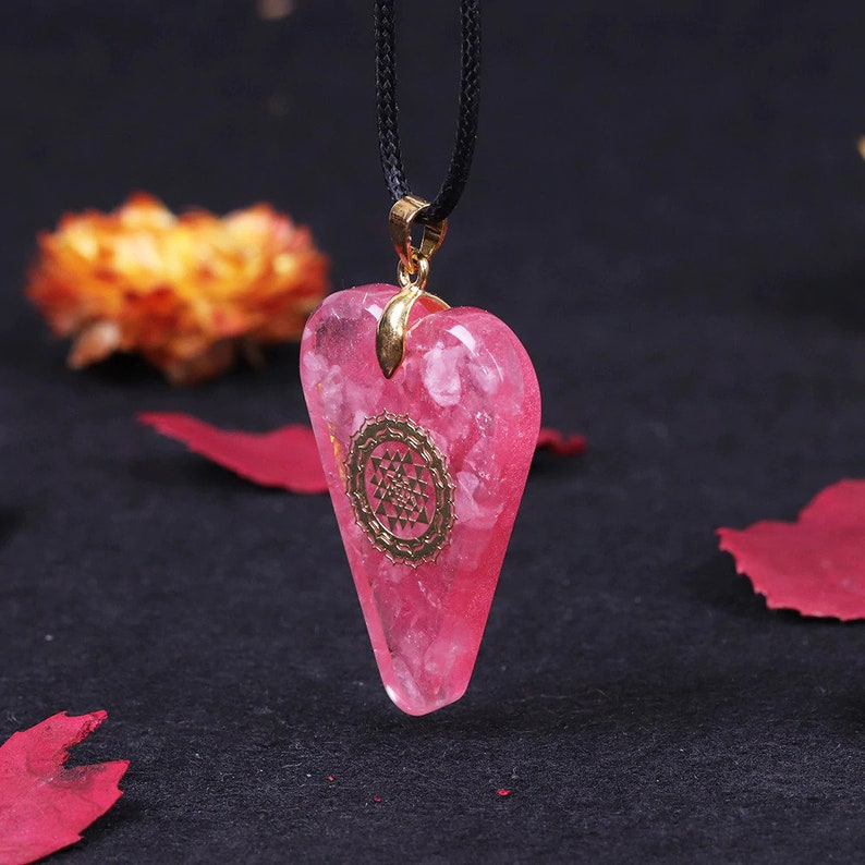 Orgonite Pendant pink Heart Pendant Necklace Healing Crystals Recruit Peach Blossom to Promote Marriage