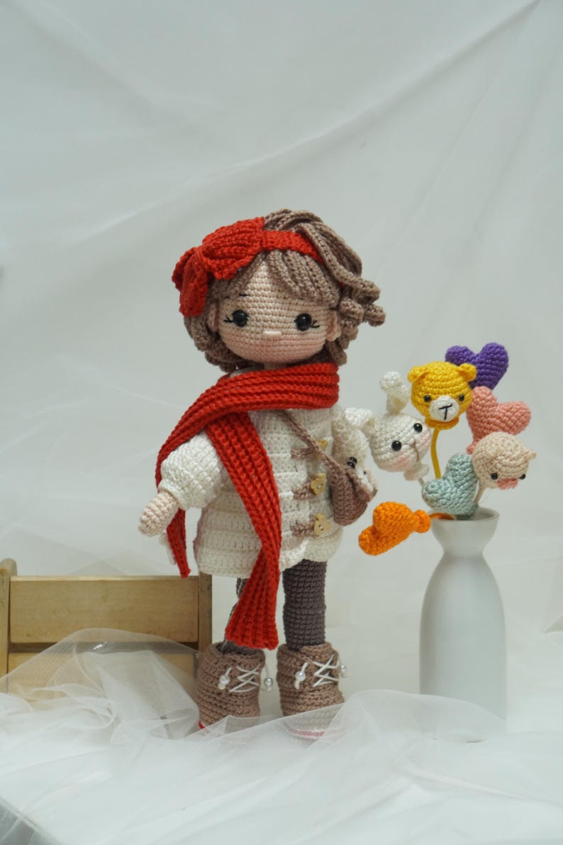 かぎ針編みのルビー人形のパターン、風船を持った冬の女の子の編みぐるみ（PDFパターン） 画像 6