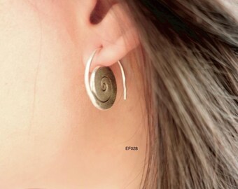 Orecchini a spirale minimalisti in argento thailandese - Orecchini pendenti leggeri della tribù Karen Hill - Gioielli tribali semplici ed eleganti