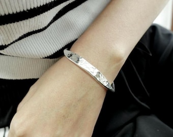Vintage Karen Hill Tribe Silver Bangle • Repoussé Thai Bracelet - Etsy