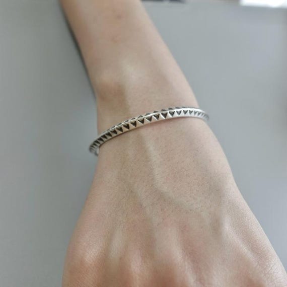 美しい タイの少数民族 カレン族 ハンドメイド シルバーバングル 純銀