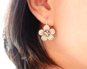 Pendientes de flores de plata, tribu de las colinas de Tailandia, joyería artesanal, plata de la tribu de las colinas Karen,