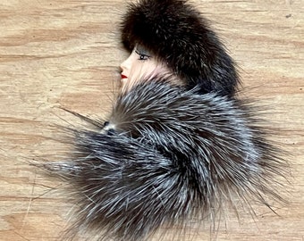 Vintage jewelery pin / brooch with natural fur decoration by Papillon.