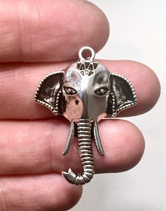 Elephant - vintage silver plated pendant / charm. - image 3