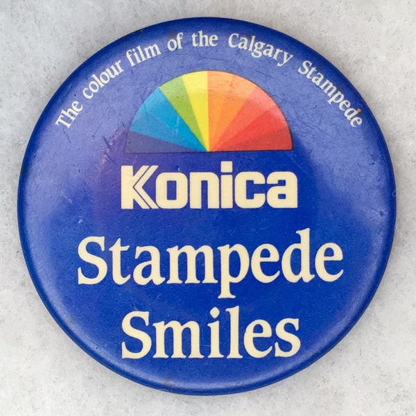 Konica Stampede smiles - vintage large pin back button