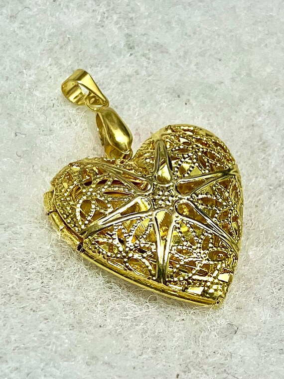 Antique style filigree heart - vintage 18K gold p… - image 3