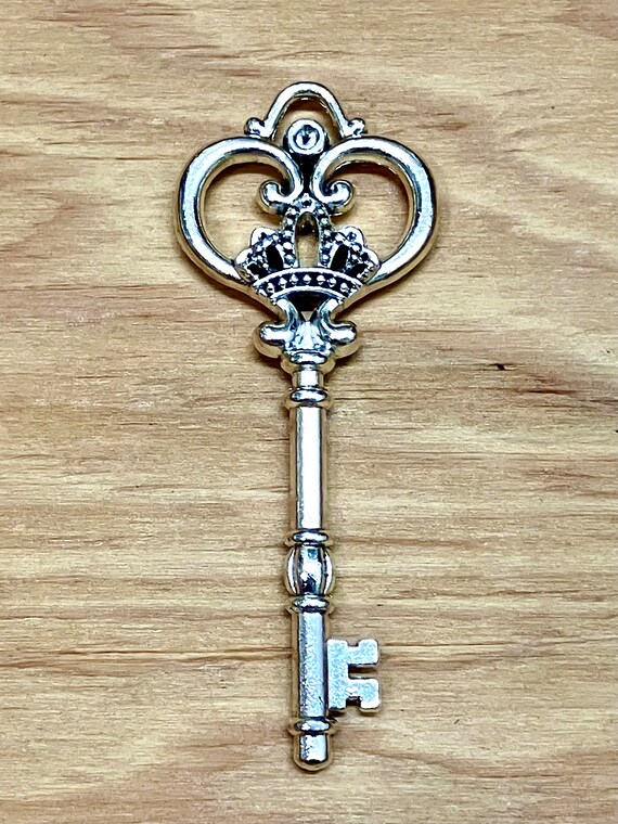 Royal Key - Large Silver Plated Cham. - Etsy