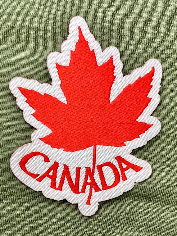 Maple leaf Canada - vintage sew / iron on patch