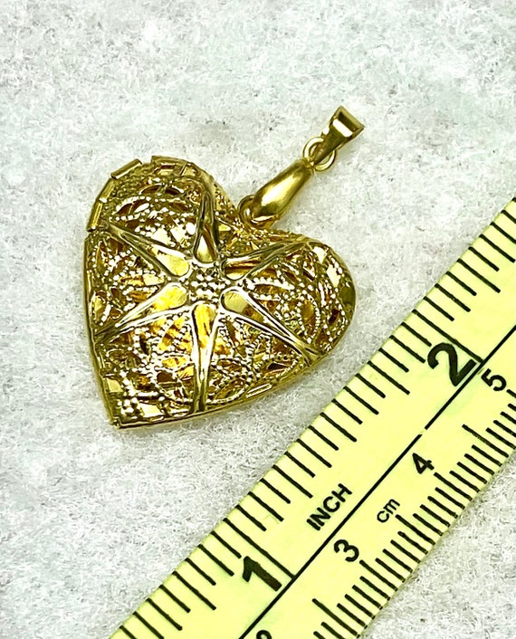 Antique style filigree heart - vintage 18K gold p… - image 4
