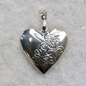 Heart - silver plated pendant / locket with spinner.