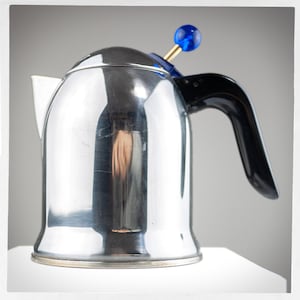 Bouilloire POST MODERN rétro des années 80, bouilloire à thé vintage pour votre cuisine moderne du milieu du siècle, votre salle à manger rétro ou votre décoration intérieure.