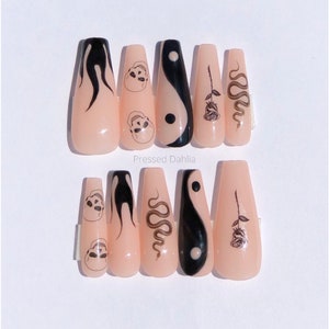 Mixed match press on nails,black spooky nails, black flame nails, black Halloween nails, black nails, flame nails, skull nails, goth nails