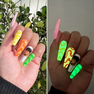 Bad bunny press on nails,Bad Bunny nails,glowing bad bunny nails,el conejo malo uñas,bad bunny Coachella nails, Coachella nails,nails