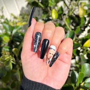 Rauw Alejandro nails, Rauw Alejandro uñas, Rauw alejandro nails, Rauw Alejandro press on nails, Rauw Alejandro concert outfit,Rauw Alejandro