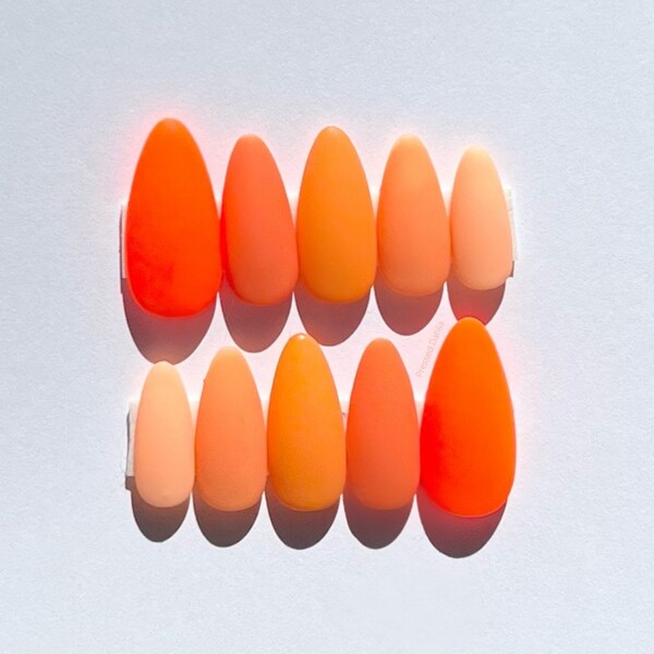 Orange ombré nails, orange shades nails, summer nails, orange gradient nails, orange press on nails, trending nails, press ons, orange nails