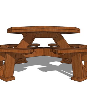 Op de afbeelding: Een houten picknicktafel met een rond tafelblad en vier banken. De tafel is gemaakt van bruin hout en heeft een natuurlijke afwerking.