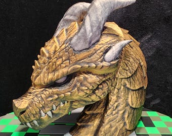 3D Printed Dragon Headphone Holder/Sculpture.