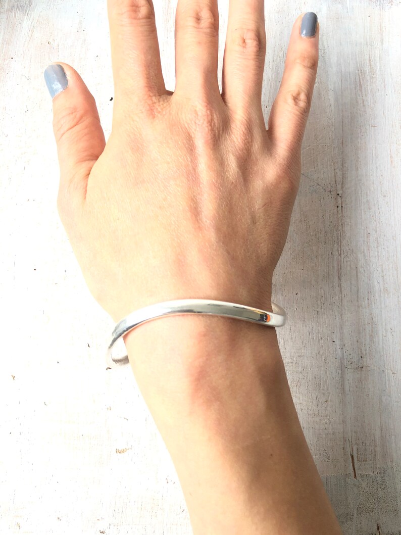 Pure Silver Curved Bracelet