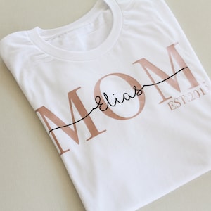 Mama Tshirt Mom Shirt Kindernamen personalisiertes Muttertagsgeschenk personalisiertes Mom TShirt Mama Statementshirt MOM Shirt Bild 2