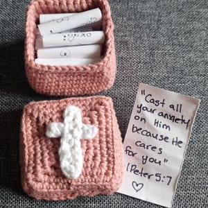 Haakpatroon minigeschenkdoos / rol aandenkendoos