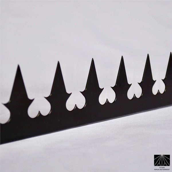 Ninja Deterrent™ | GizaGiza Heart Black L-Typ 1 Meter pro Abschnitt | Sicherheitszaun-Spikes, hergestellt in Japan | Wirksam gegen Klettern